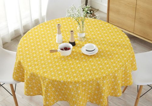 Khăn bàn in họa tiết